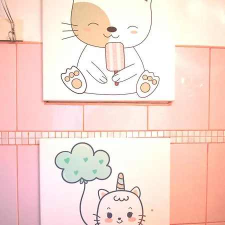 Happy Calea Victoriei * Bucharest